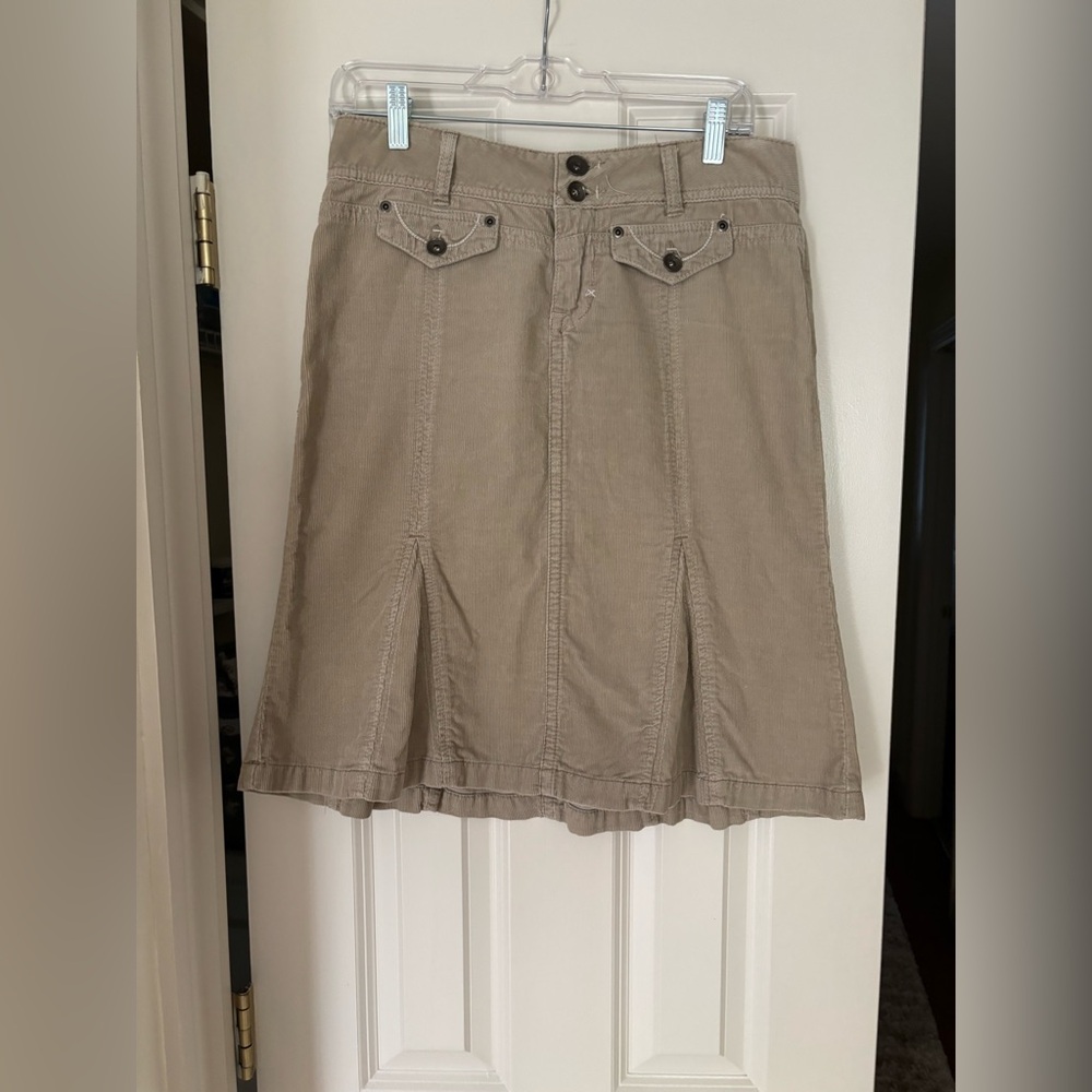 Union Bay Tan Corduroy Knee-Length Skirt – Front Pleat Detail